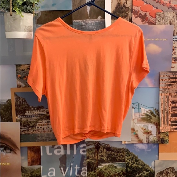 NWT Express tied crop top - Picture 2 of 4